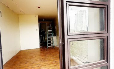 SPACIOUS UNFURNISHED 1 BEDROOM CONDO FOR RENT WITH BALCONY IN CORABES TOWER