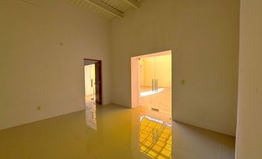 Céntrica casa en renta sobre Av. Independencia