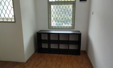 Disewakan Rumah di Taman Semanan Indah, luas 96 meter2