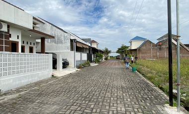 kavling tanah siap bangun luas 80m2 lingkungan strategis dekat jalan raya solo jogja