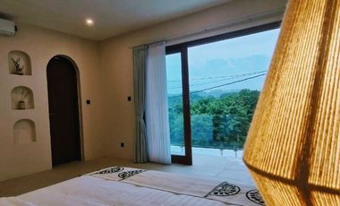 Stunning Villa Fully Furnished Only 3 minutes to Balangan Beach