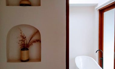 Stunning Villa Fully Furnished Only 3 minutes to Balangan Beach