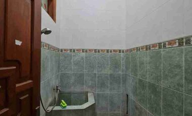 Rumah Bagus Siap Pakai Dekat Jalan Slamet Riyadi Solo.