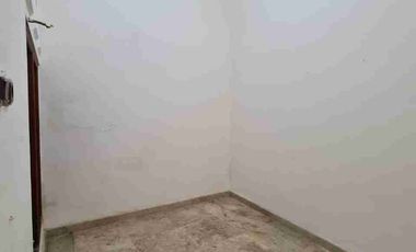 Rumah Bagus Siap Pakai Dekat Jalan Slamet Riyadi Solo.