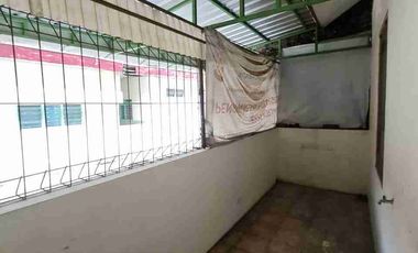 Rumah Bagus Siap Pakai Dekat Jalan Slamet Riyadi Solo.