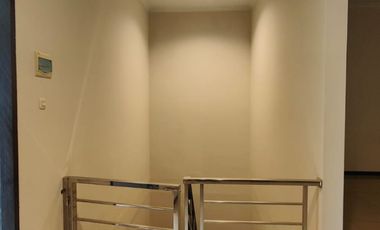 Rumah Mewah Istana Mekarwangi Semi Furnish, Lokasi Premium