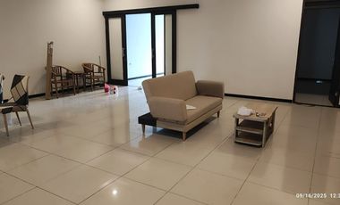 Disewakan Rumah Semi Furnish Lokasi Strategis di Istana Mekarwangi