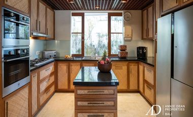 FREEHOLD | 5-BEDROOM LUXURY VILLA IN PETITENGET, SEMINYAK