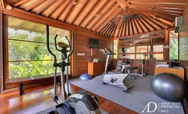 FREEHOLD | 5-BEDROOM LUXURY VILLA IN PETITENGET, SEMINYAK