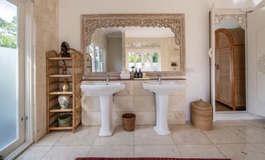 FREEHOLD | COLONIAL-STYLE VILLA WITH JUNGLE AND RICE FIELD VIEWS - UBUD TEGALLALANG