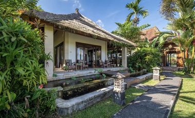 FREEHOLD | COLONIAL-STYLE VILLA WITH JUNGLE AND RICE FIELD VIEWS - UBUD TEGALLALANG