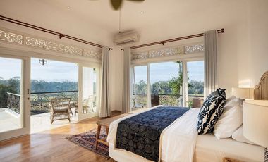 FREEHOLD | COLONIAL-STYLE VILLA WITH JUNGLE AND RICE FIELD VIEWS - UBUD TEGALLALANG