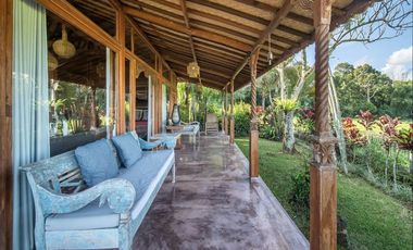 FREEHOLD | COLONIAL-STYLE VILLA WITH JUNGLE AND RICE FIELD VIEWS - UBUD TEGALLALANG