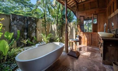 FREEHOLD | COLONIAL-STYLE VILLA WITH JUNGLE AND RICE FIELD VIEWS - UBUD TEGALLALANG