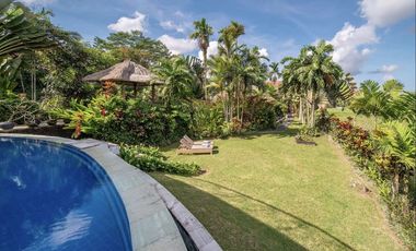 FREEHOLD | COLONIAL-STYLE VILLA WITH JUNGLE AND RICE FIELD VIEWS - UBUD TEGALLALANG