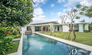 FREEHOLD LUXURY VILLA WITH A LARGE GARDEN IN BABAKAN-CANGGU