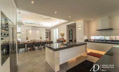 FREEHOLD LUXURY VILLA WITH A LARGE GARDEN IN BABAKAN-CANGGU