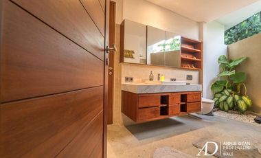 FREEHOLD LUXURY VILLA WITH A LARGE GARDEN IN BABAKAN-CANGGU