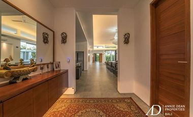 FREEHOLD LUXURY VILLA WITH A LARGE GARDEN IN BABAKAN-CANGGU
