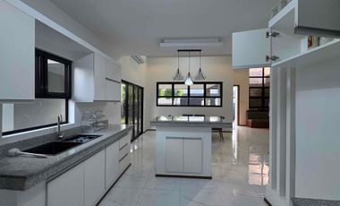 High Ceiling Bungalow House for rent