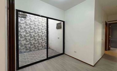 High Ceiling Bungalow House for rent