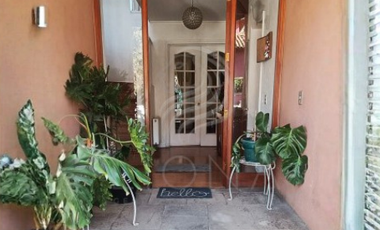 ¡Preciosa Casa en Zona Residencial Exclusiva, en un Entorno Natural!