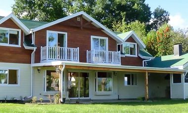 Exclusiva Propiedad en Condominio Privado con Acceso a Playa, Lago Ranco