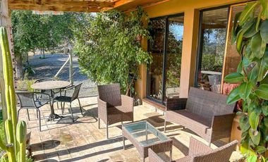 Hermosa Parcela de 5000m2 con casa de 90 m2 más cabaña de 45m2 en el “Valle de los Artistas” de Lolol