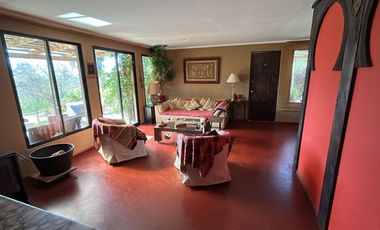 Hermosa Parcela de 5000m2 con casa de 90 m2 más cabaña de 45m2 en el “Valle de los Artistas” de Lolol