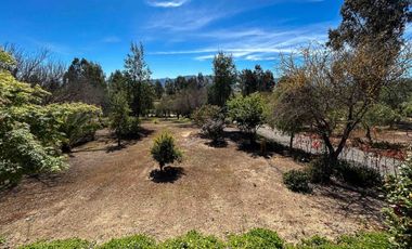 Hermosa Parcela de 5000m2 con casa de 90 m2 más cabaña de 45m2 en el “Valle de los Artistas” de Lolol