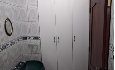 SE RENTA HABITACION PARA EJECUTIVO Y/O ESTUDIANTE UBICADA EN EL 1ER. PISO A 2 CUADRAS DE LA AV. 9 DE OCTUBRE – CENTRO DE GUAYAQUIL