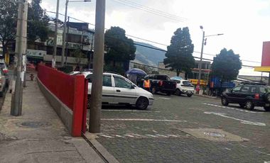 LOCAL COMERCIAL EN RENTA  DE 120 MTRS $ 900 MUY BIEN UBICADO SECTOR SUR DE QUITO. AV. MALDONADO CERCA A COMERCIAL SKY DE LA AV. MALDONADO.