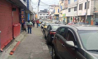 LOCAL COMERCIAL EN RENTA  DE 120 MTRS $ 900 MUY BIEN UBICADO SECTOR SUR DE QUITO. AV. MALDONADO CERCA A COMERCIAL SKY DE LA AV. MALDONADO.