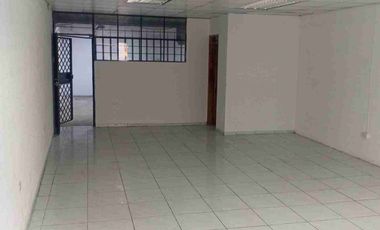 LOCAL COMERCIAL EN RENTA  DE 120 MTRS $ 900 MUY BIEN UBICADO SECTOR SUR DE QUITO. AV. MALDONADO CERCA A COMERCIAL SKY DE LA AV. MALDONADO.