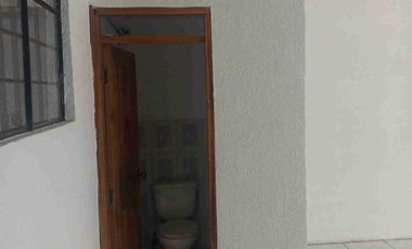 LOCAL COMERCIAL EN RENTA  DE 120 MTRS $ 900 MUY BIEN UBICADO SECTOR SUR DE QUITO. AV. MALDONADO CERCA A COMERCIAL SKY DE LA AV. MALDONADO.