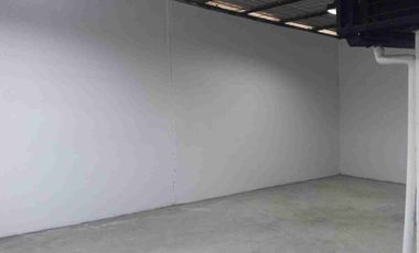 LOCAL COMERCIAL EN RENTA  DE 120 MTRS $ 900 MUY BIEN UBICADO SECTOR SUR DE QUITO. AV. MALDONADO CERCA A COMERCIAL SKY DE LA AV. MALDONADO.