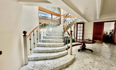 Exclusiva Casa En Santa María Manquehue