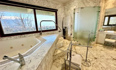 Exclusiva Casa En Santa María Manquehue