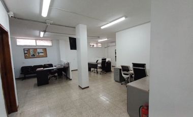 VENDO DEPARTAMENTO / OFICINA CENTRO GUAYAQUIL