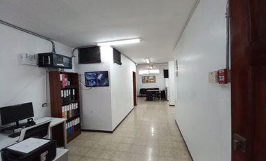 VENDO DEPARTAMENTO / OFICINA CENTRO GUAYAQUIL
