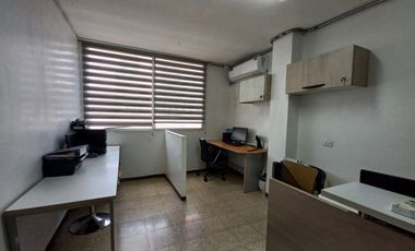 VENDO DEPARTAMENTO / OFICINA CENTRO GUAYAQUIL