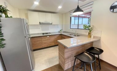 Casa de Venta de 98 mtrs / Mitad del mundo / San Antonio de Pichincha / Quito.