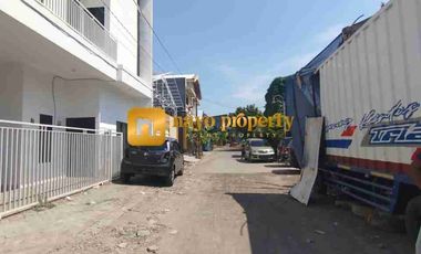 Rumah Bagus Harga Murah Dalam Komplek Strategis di Wage Sidoarjo