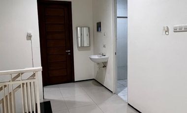 Disewakan Rumah Minimalis 2 Lantai Margorejo, Surabaya Selatan