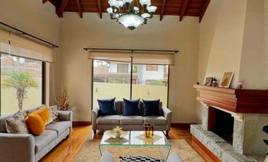 hermosa casa en venta en la Cdla de ingenieros sector Machangara cerca de totoracocha