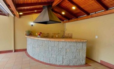 hermosa casa en venta en la Cdla de ingenieros sector Machangara cerca de totoracocha