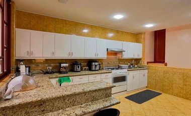 hermosa casa en venta en la Cdla de ingenieros sector Machangara cerca de totoracocha