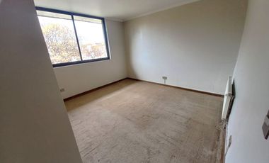 VENDO EXCELENTE DEPARTAMENTO DE 4 DORMITORIOS 2 ESTACIONAMIENTOS PLENO CENTRO DE TALCA EN EDIFICIO LAS PALMAS