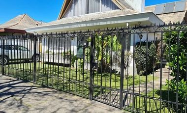 VENDO EXCELENTE CASA 5 DORMITORIOS PLENO CENTRO DE TALCA A PASOS DE SUPERMERCADO, CLINICAS Y COMERCIO EN GENERAL