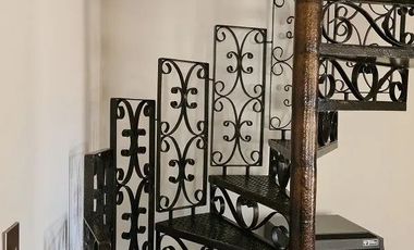 VENDO EXCELENTE CASA 5 DORMITORIOS PLENO CENTRO DE TALCA A PASOS DE SUPERMERCADO, CLINICAS Y COMERCIO EN GENERAL